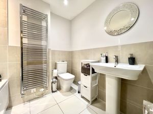 Family Bathroom- click for photo gallery